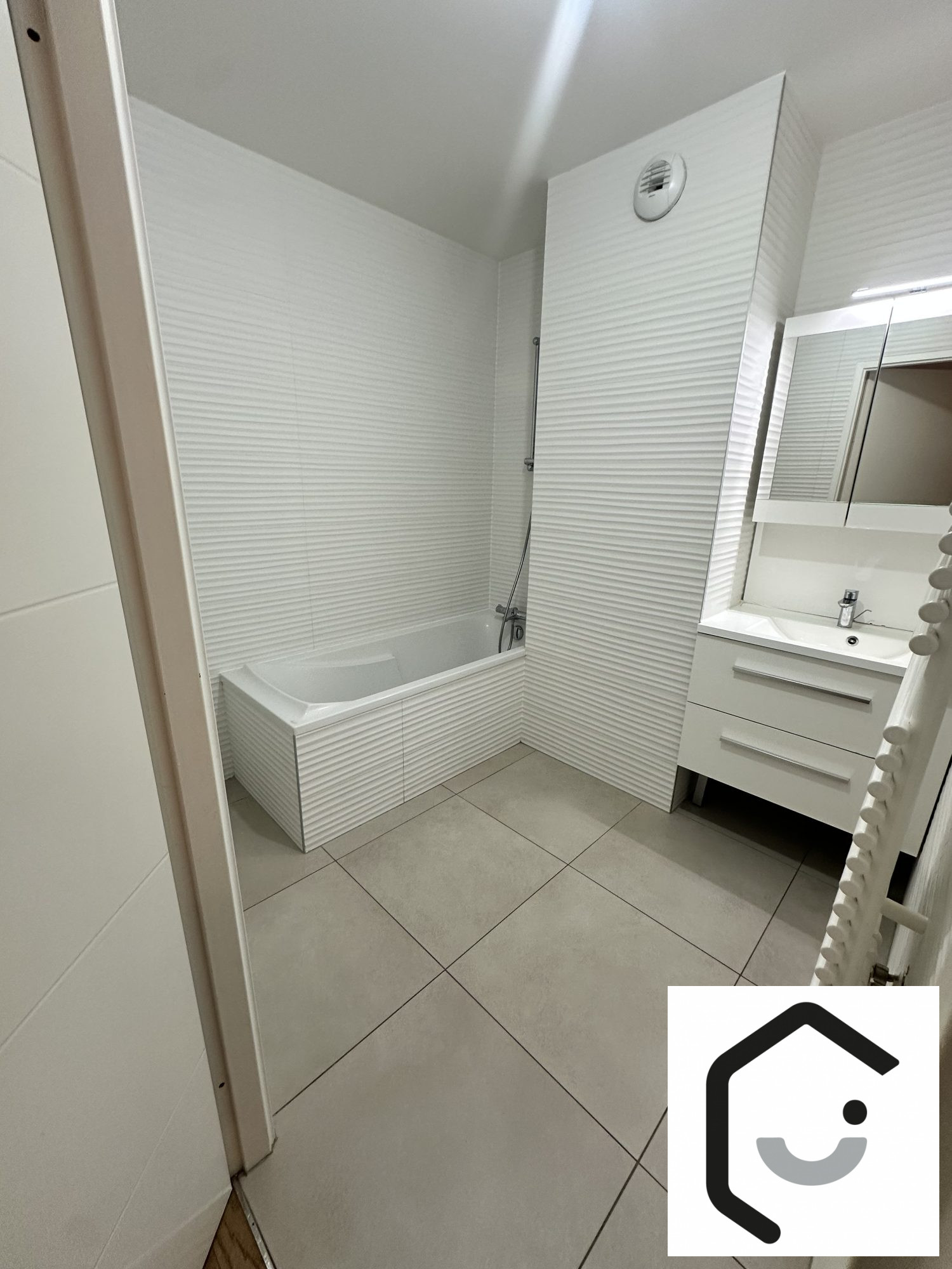 1782895055_LA2407_12_original Appartement à louer Enghien-les-Bains